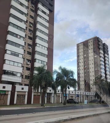 LOJA COM BOX PRIVATIVO NA AV. PROTÁSIO ALVES